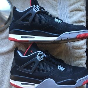 Air Jordan bred 4